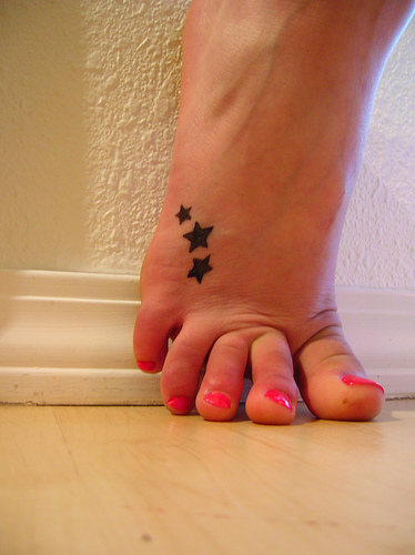 For some unknown reason foot tattoos seem to be growing in popularity